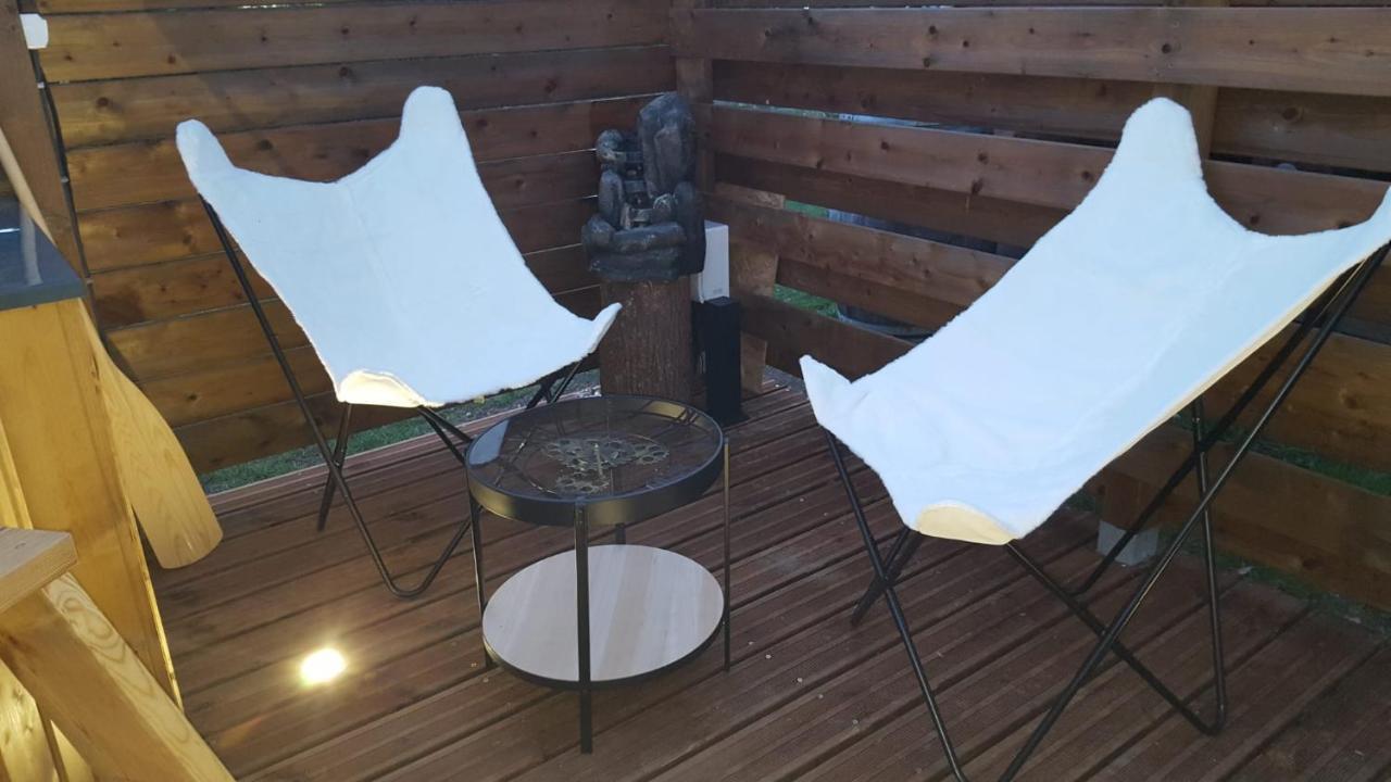 La Roulotte Des Amish & Bain Nordique A Remous Jacuzzi Landhaus *