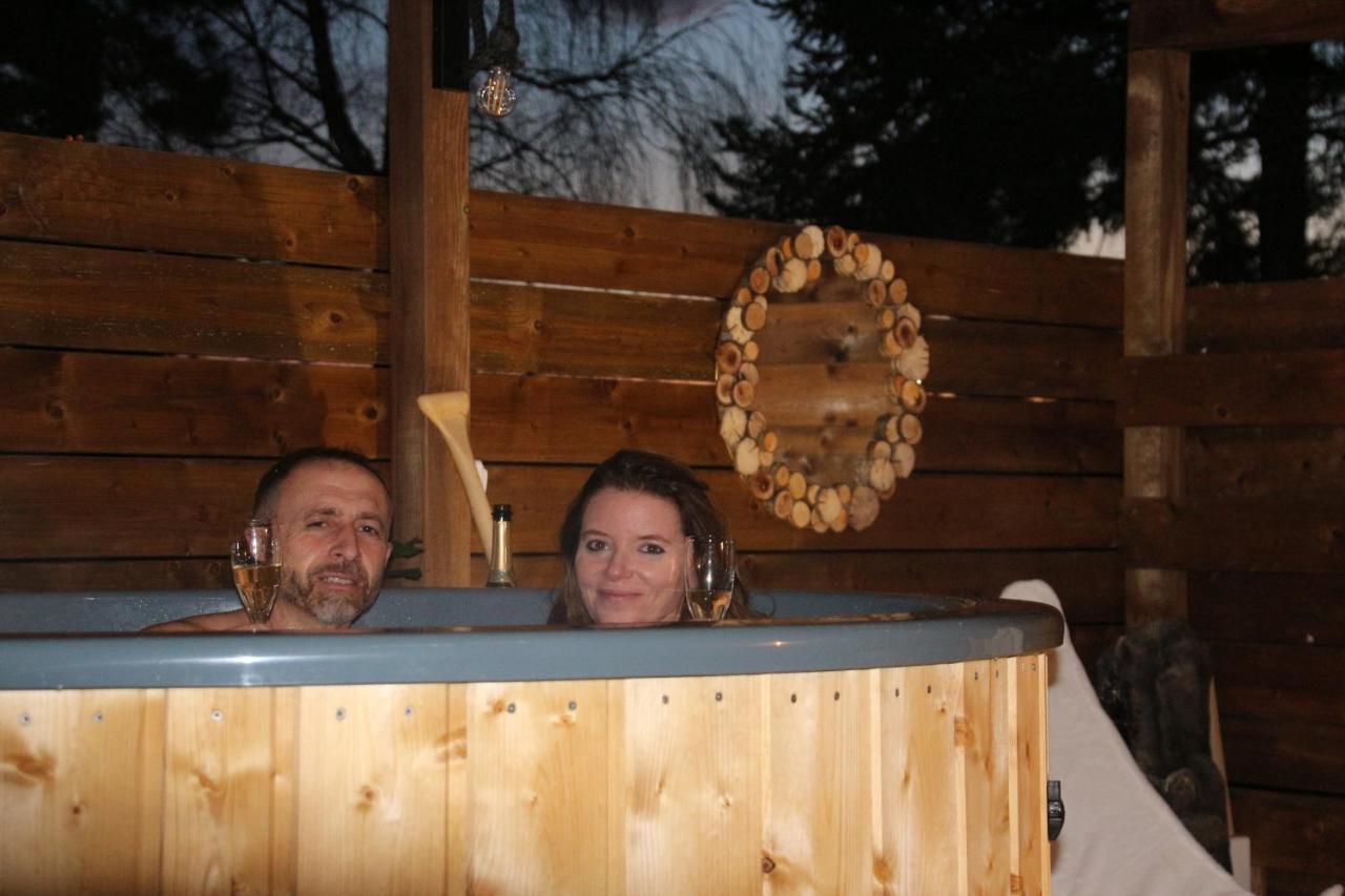 Landhaus La Roulotte Des Amish & Bain Nordique A Remous Jacuzzi *